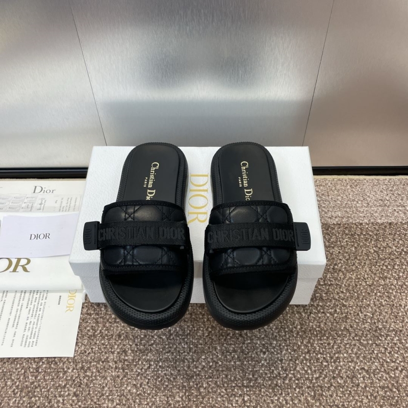 ch**an D*or slippers